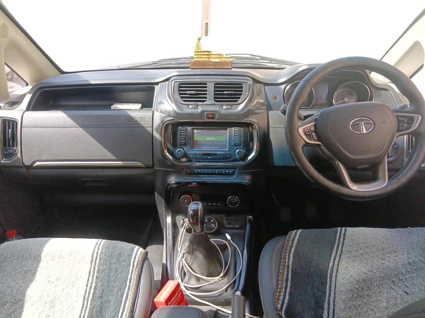2018 Tata Hexa XT 4X2 7 STR, Diesel, Manual, 1,89,169 km, interior