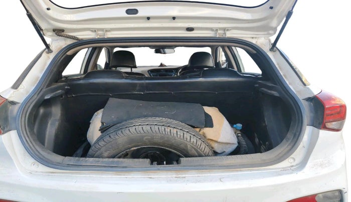 2018 Hyundai Elite i20 MAGNA EXECUTIVE 1.2, CNG, Manual, 1,34,026 km, exterior