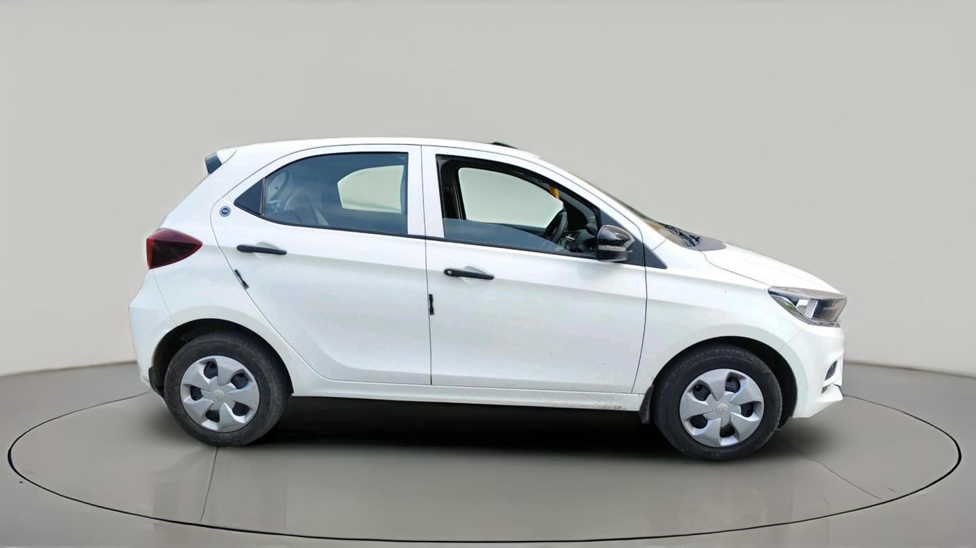 2024 Tata Tiago XM CNG, CNG, Manual, 33,312 km, exterior