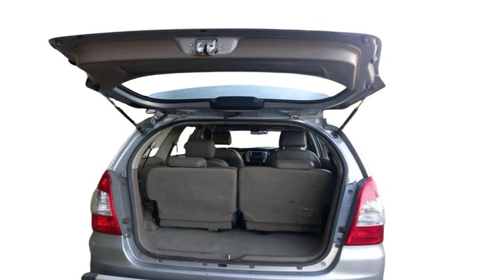 2015 Toyota Innova 2.5 ZX 7 STR, Diesel, Manual, 2,20,307 km, exterior