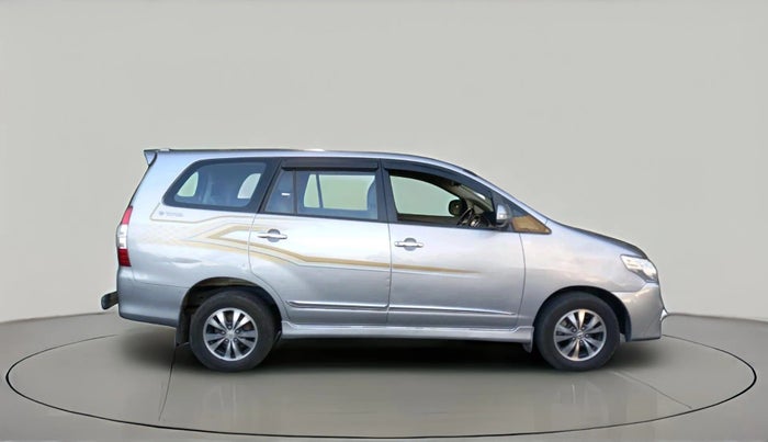 2015 Toyota Innova 2.5 ZX 7 STR, Diesel, Manual, 2,20,307 km, exterior