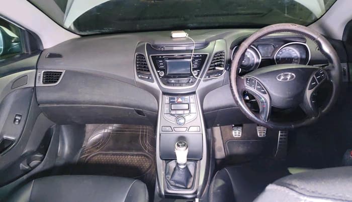 2016 Hyundai New Elantra 1.6 SX MT DIESEL, Diesel, Manual, 3,17,555 km, interior
