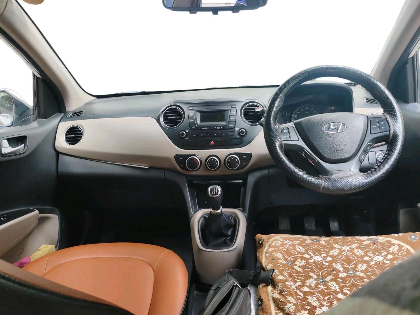 2017 Hyundai Xcent S 1.2, CNG, Manual, 1,04,565 km, interior