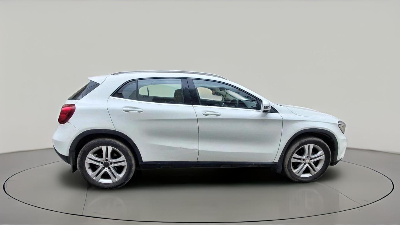 2015 Mercedes Benz GLA Class 200 CDI SPORT, Diesel, Automatic, 1,12,641 km, exterior