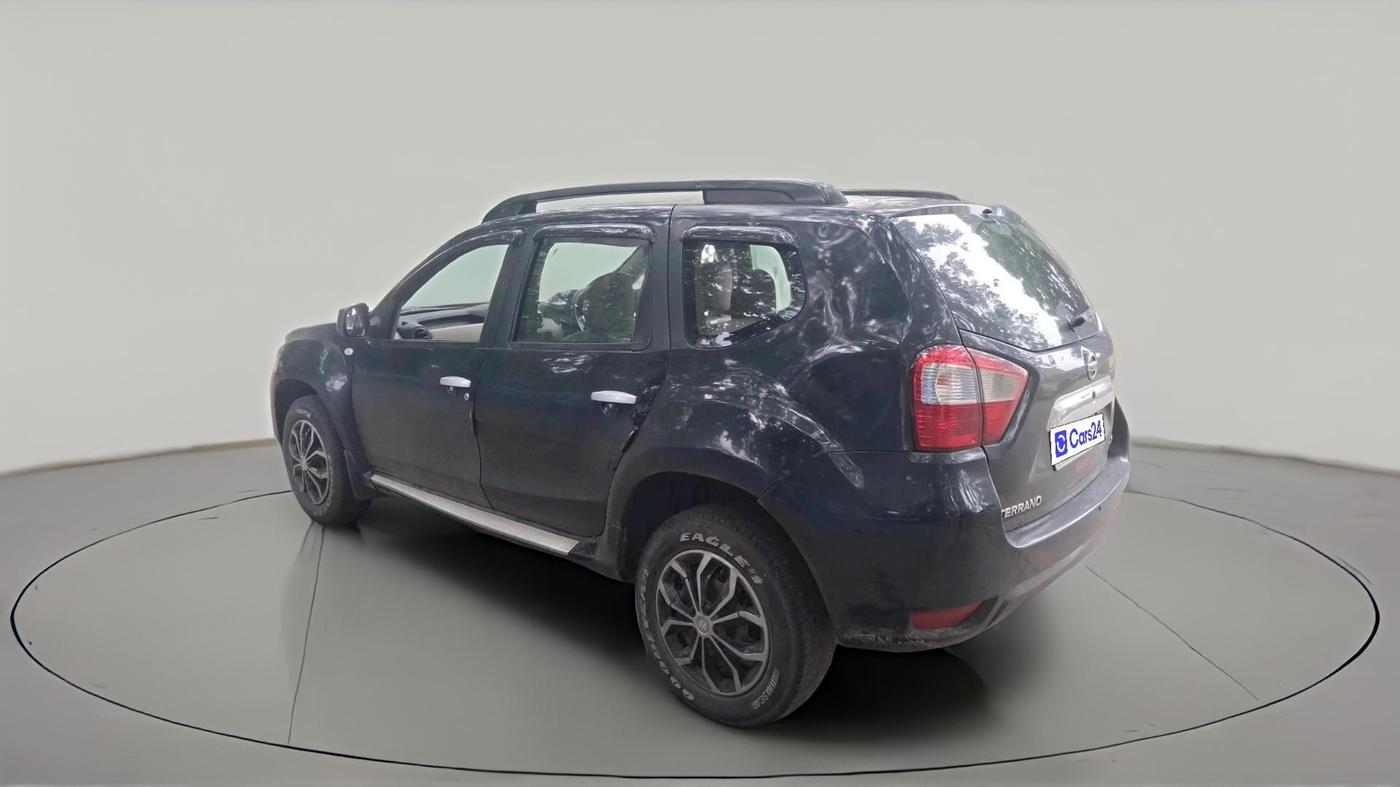 2014 Nissan Terrano XL (P), CNG, Manual, 1,00,991 km, exterior