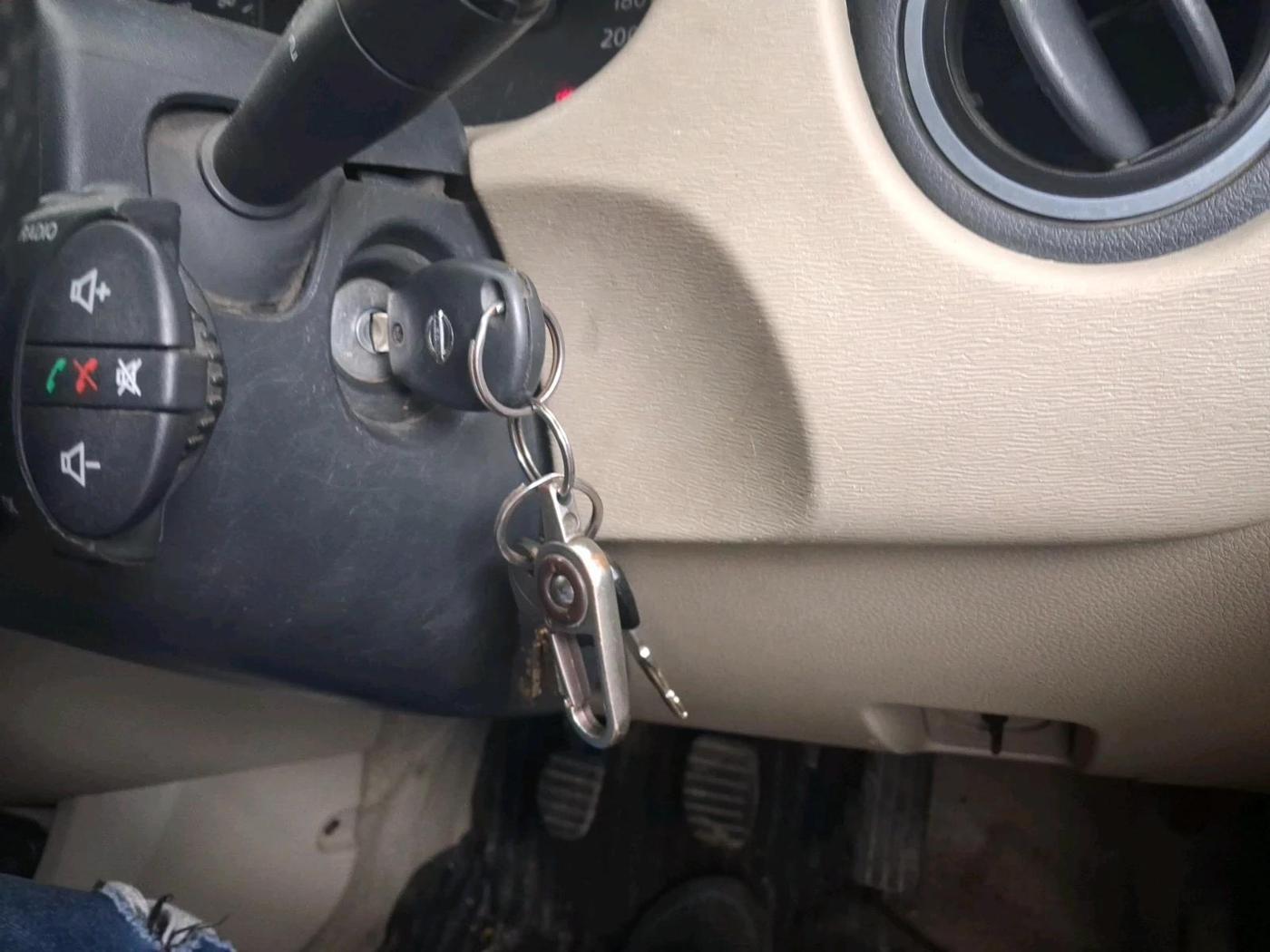 2014 Nissan Terrano XL (P), CNG, Manual, 1,00,991 km, interior