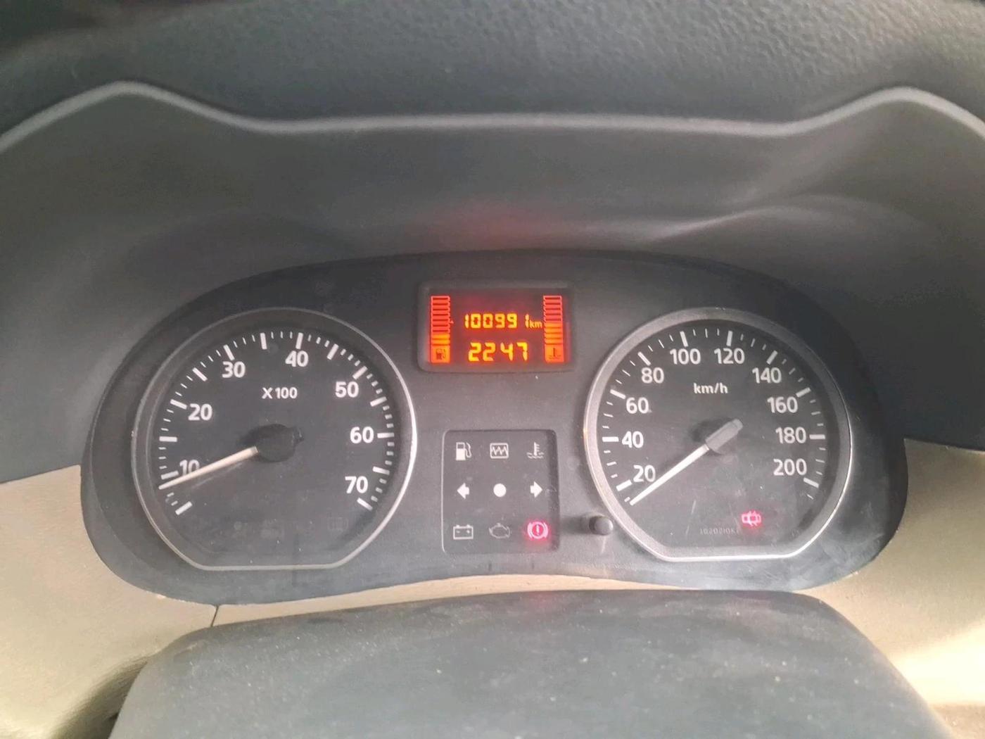 2014 Nissan Terrano XL (P), CNG, Manual, 1,00,991 km, interior