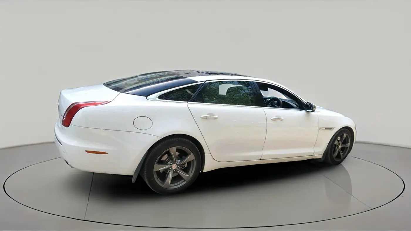2014 Jaguar XJ L  3.0 Diesel , Diesel, Automatic, 72,130 km, exterior