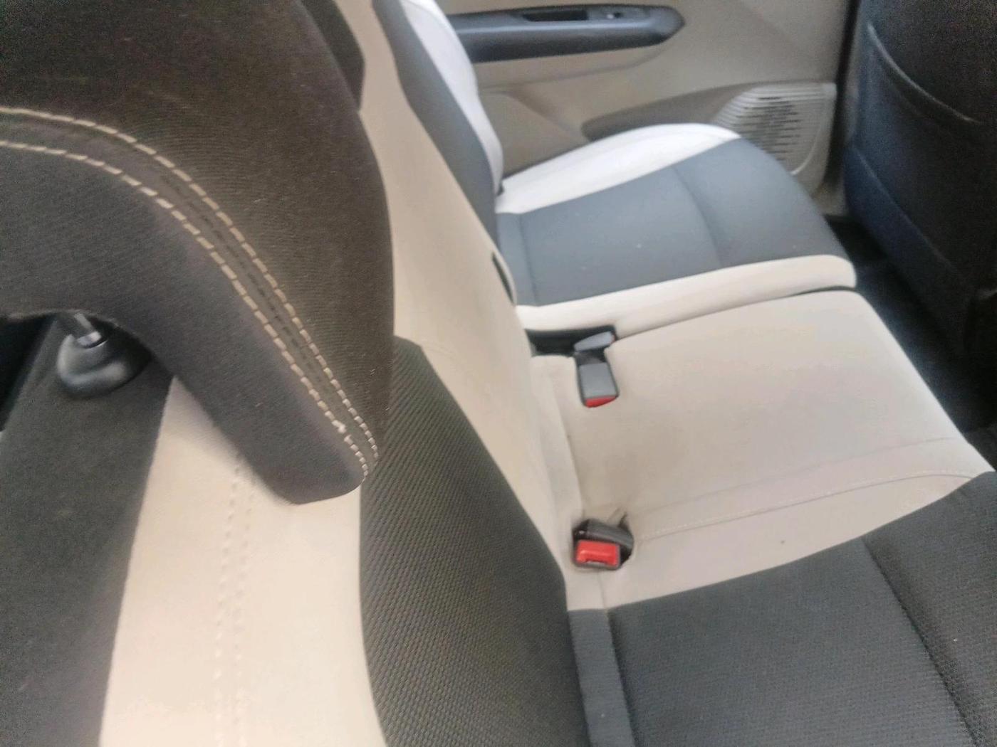 2022 Renault TRIBER RXT, Petrol, Manual, 8,030 km, interior