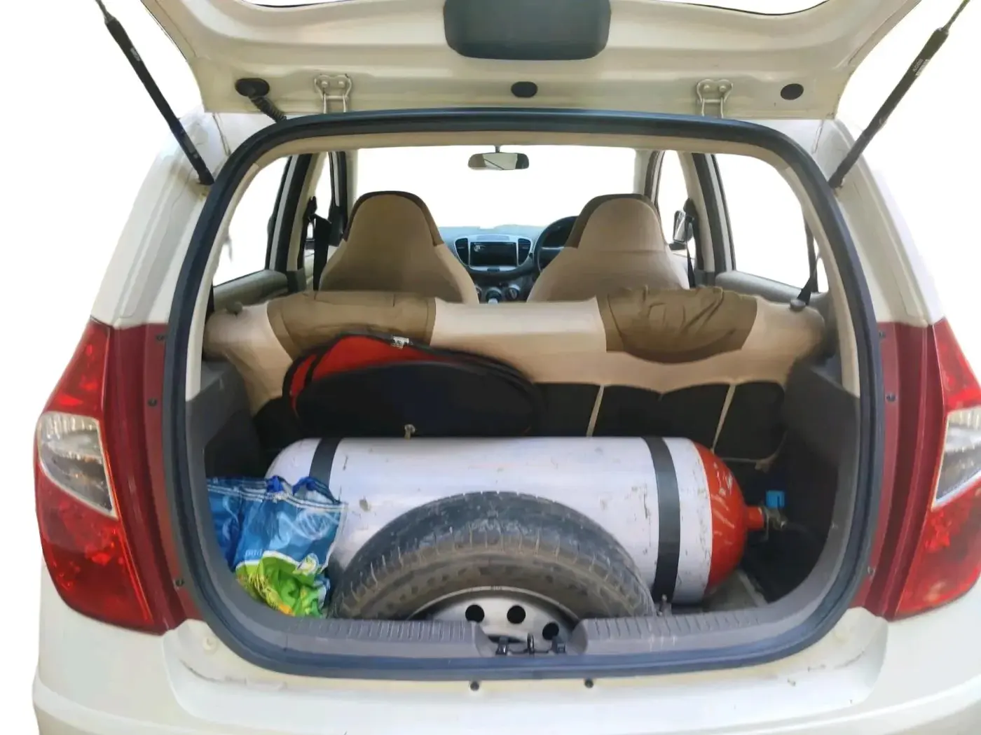 2015 Hyundai i10 MAGNA 1.1, CNG, Manual, 1,01,076 km, exterior