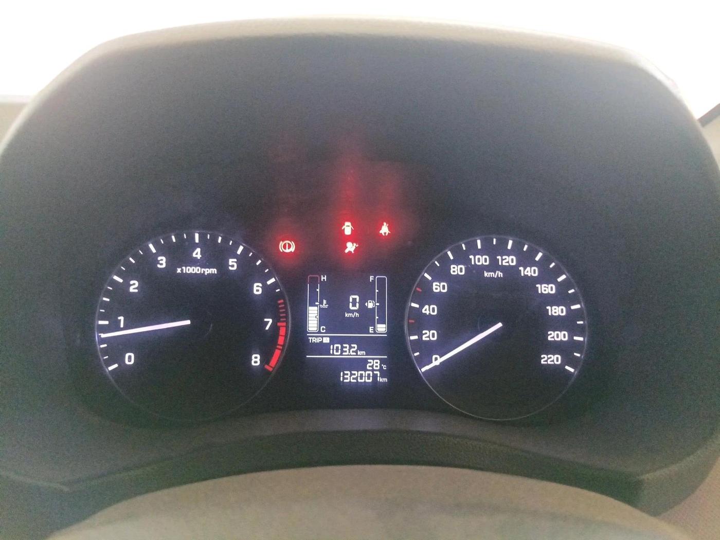2016 Hyundai Creta E PLUS 1.6 PETROL, CNG, Manual, 1,32,007 km, interior