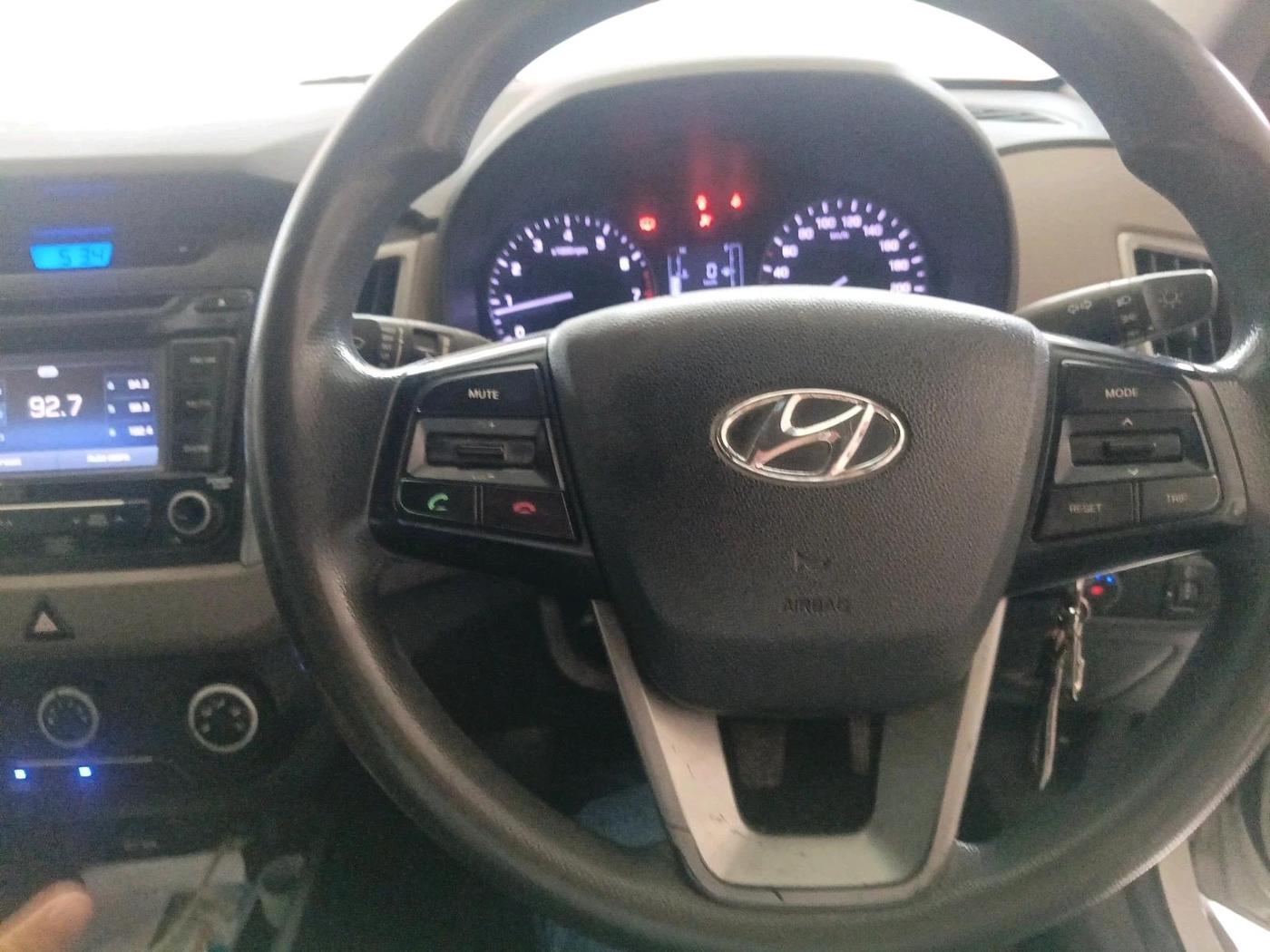 2016 Hyundai Creta E PLUS 1.6 PETROL, CNG, Manual, 1,32,007 km, interior