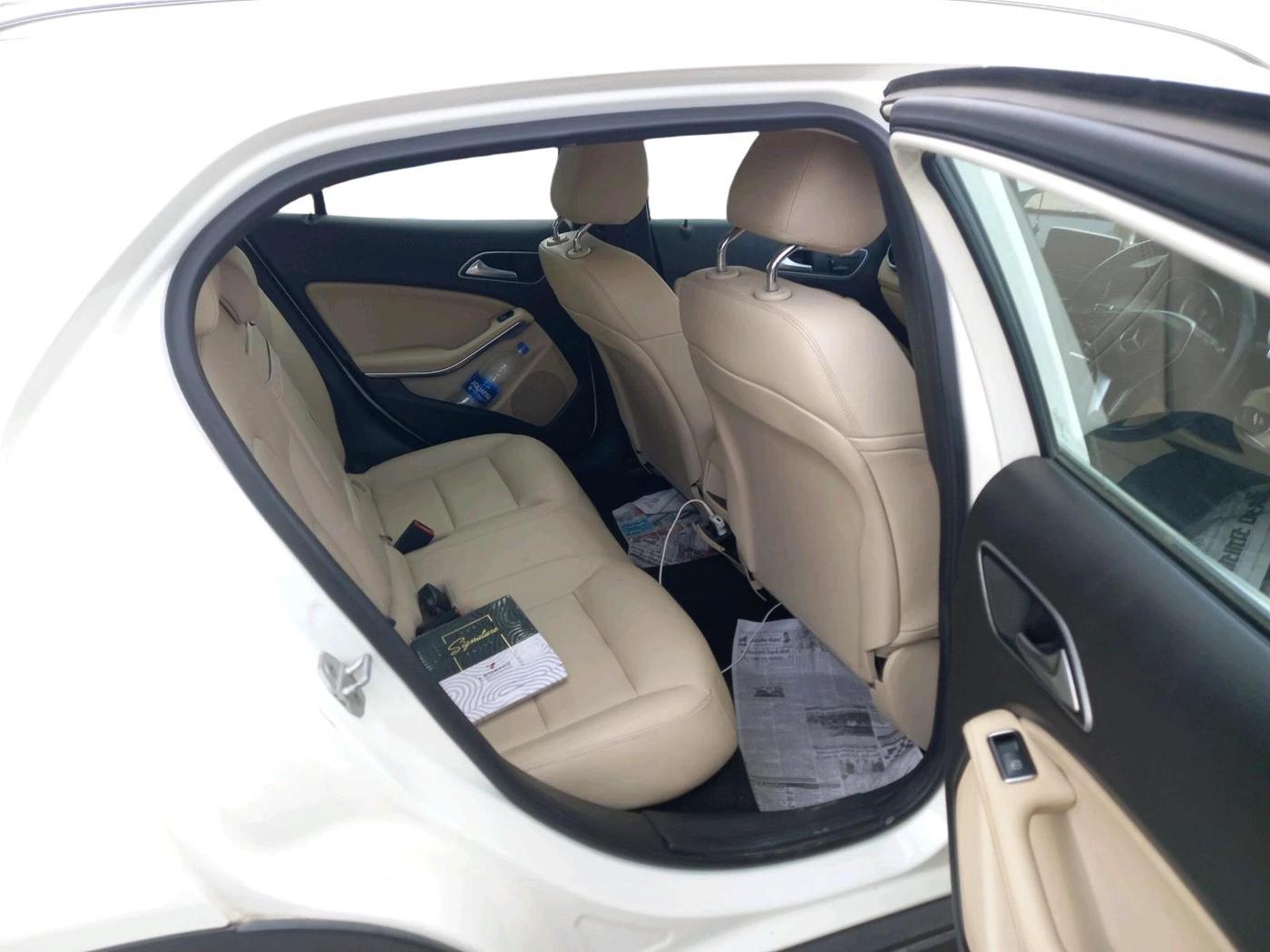 2015 Mercedes Benz GLA Class 200 CDI SPORT, Diesel, Automatic, 92,350 km, interior