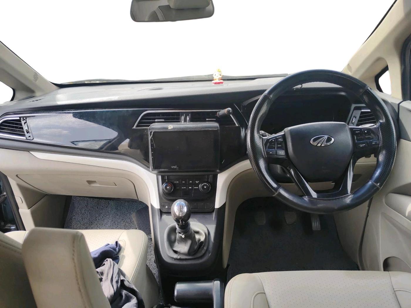 2018 Mahindra MARAZZO M6 7 STR, Diesel, Manual, 88,138 km, interior