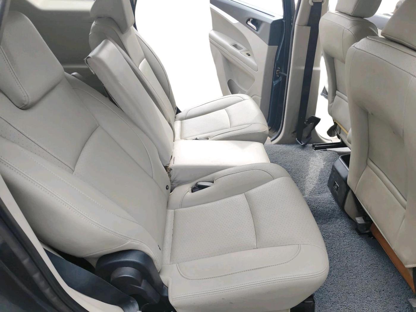 2018 Mahindra MARAZZO M6 7 STR, Diesel, Manual, 88,138 km, interior