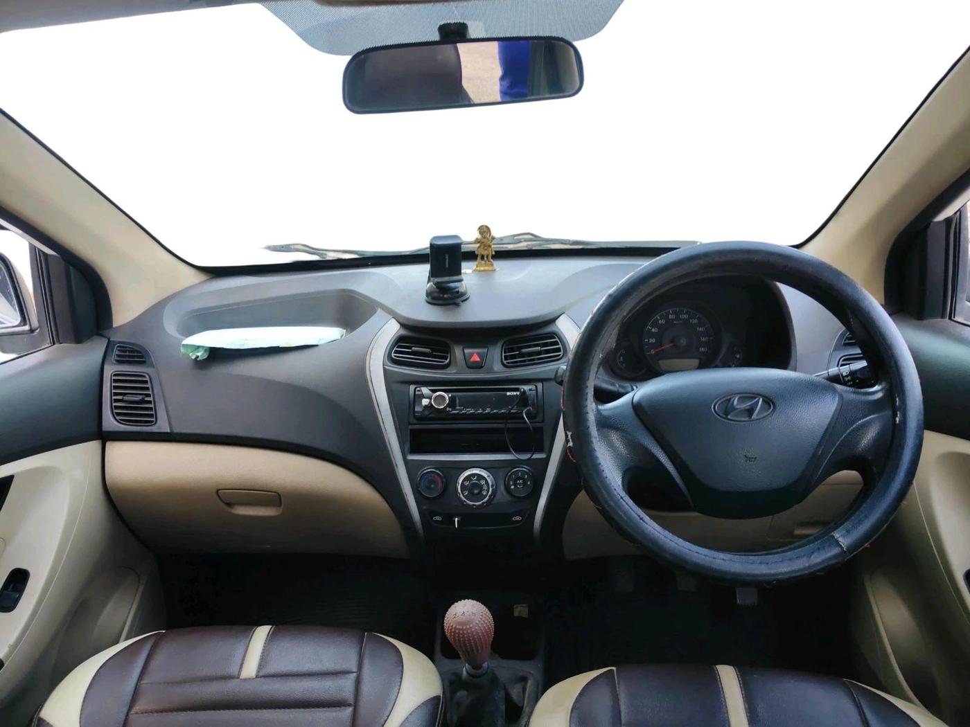 2014 Hyundai Eon ERA +, Petrol, Manual, 1,31,337 km, interior