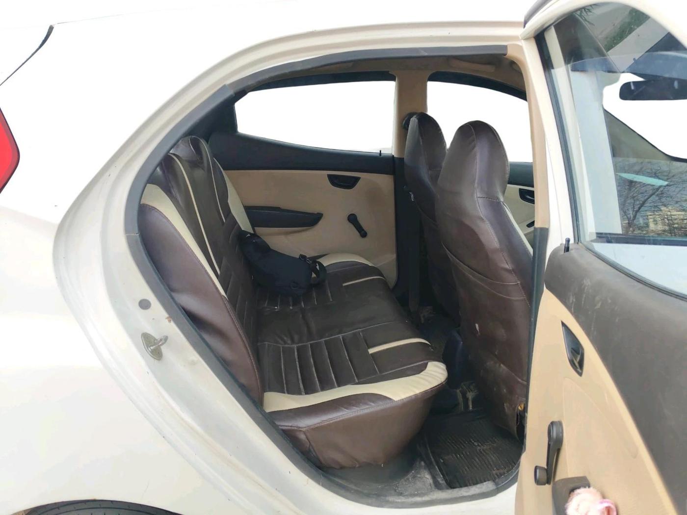 2014 Hyundai Eon ERA +, Petrol, Manual, 1,31,337 km, interior