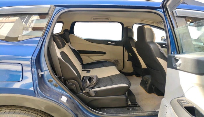 2019 Renault TRIBER RXZ, Petrol, Manual, 30,368 km, interior