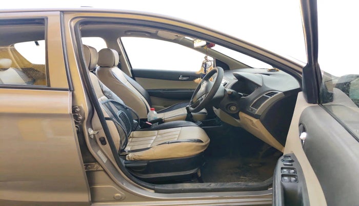 2013 Hyundai i20 SPORTZ 1.2, Petrol, Manual, 1,01,210 km, interior