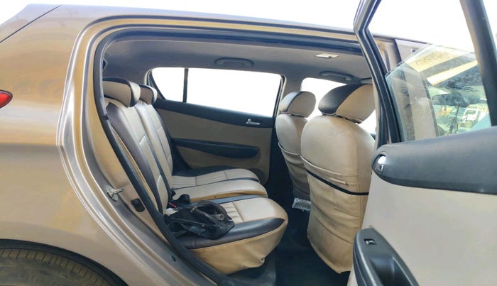 2013 Hyundai i20 SPORTZ 1.2, Petrol, Manual, 1,01,210 km, interior