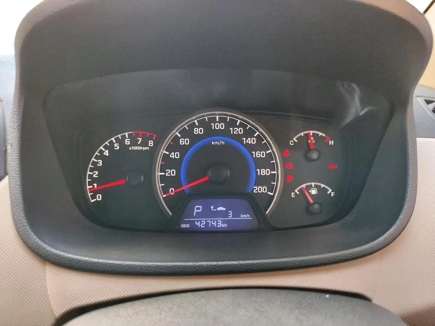 2017 Hyundai Grand i10 SPORTZ (O) AT 1.2 KAPPA VTVT, CNG, Automatic, 3,60,000 km, interior