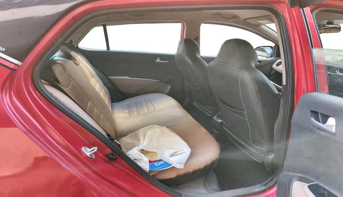 2017 Hyundai Grand i10 SPORTZ (O) AT 1.2 KAPPA VTVT, CNG, Automatic, 3,60,000 km, interior