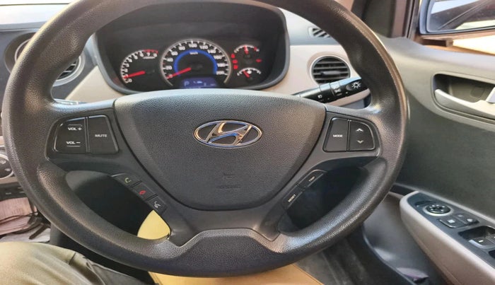 2017 Hyundai Grand i10 SPORTZ (O) AT 1.2 KAPPA VTVT, CNG, Automatic, 3,60,000 km, interior