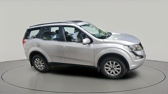 2018 Mahindra XUV500 W10, Diesel, Manual, 1,56,074 km, exterior