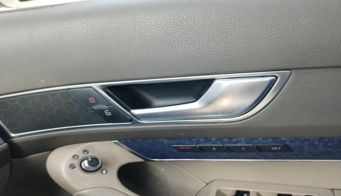 2010 Audi A6 2.7 TDI, Diesel, Automatic, 1,96,700 km, interior