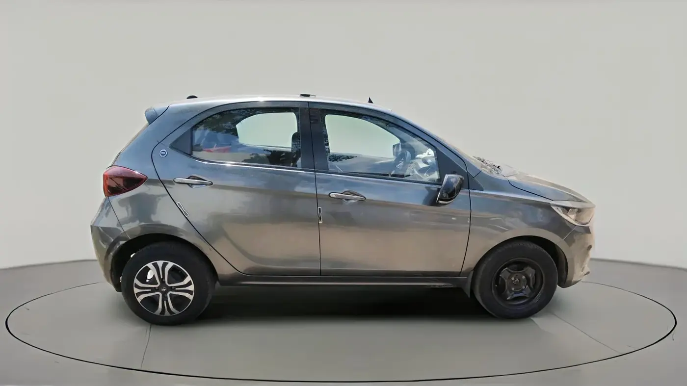 2024 Tata Tiago XTA CNG , CNG, Automatic, 24,673 km, exterior