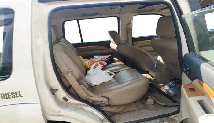 2011 Ford Endeavour 3.0L 4X4 AT, Diesel, Automatic, 1,98,005 km, interior