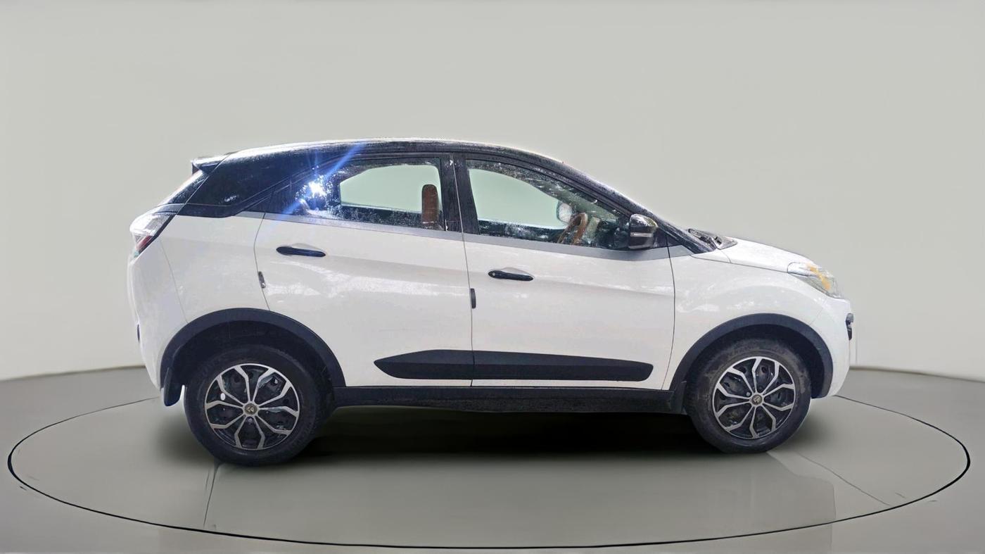 2018 Tata NEXON XM PETROL, Petrol, Manual, 70,856 km, exterior