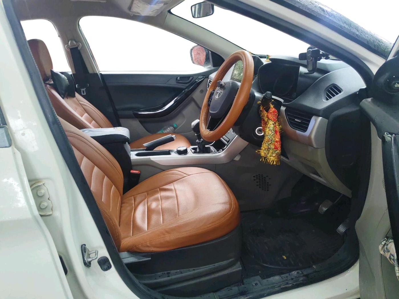 2018 Tata NEXON XM PETROL, Petrol, Manual, 70,856 km, interior