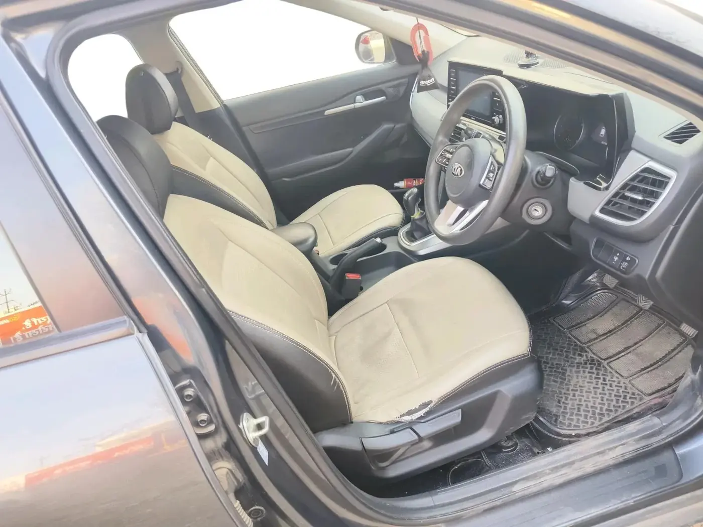 2020 KIA SELTOS HTK 1.5 PETROL, CNG, Manual, 83,708 km, interior