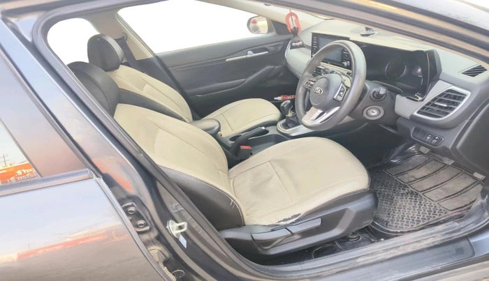 2020 KIA SELTOS HTK 1.5 PETROL, CNG, Manual, 83,708 km, interior