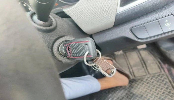 2020 KIA SELTOS HTK 1.5 PETROL, CNG, Manual, 83,708 km, interior