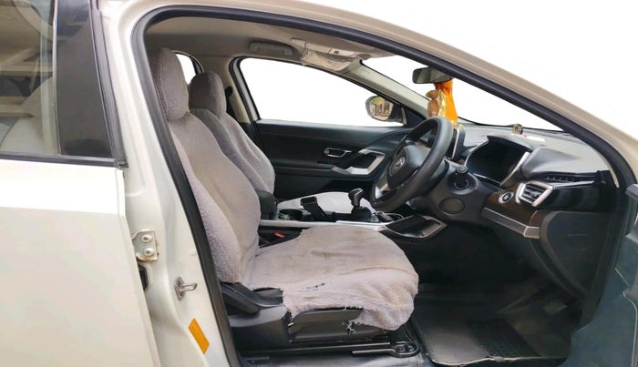 2020 Tata Harrier XT 2.0L KRYOTEC, Diesel, Manual, 1,84,085 km, interior