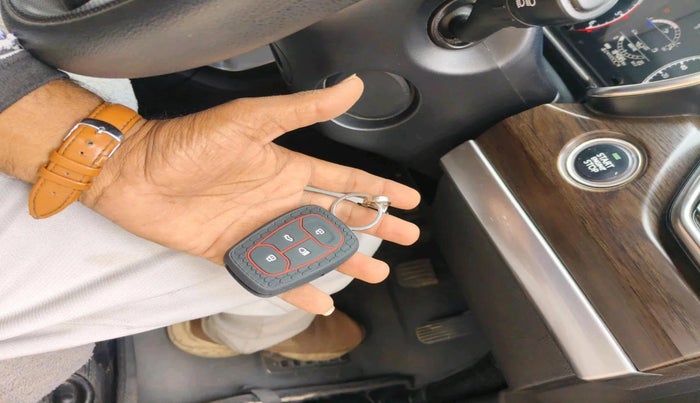 2020 Tata Harrier XT 2.0L KRYOTEC, Diesel, Manual, 1,84,085 km, interior