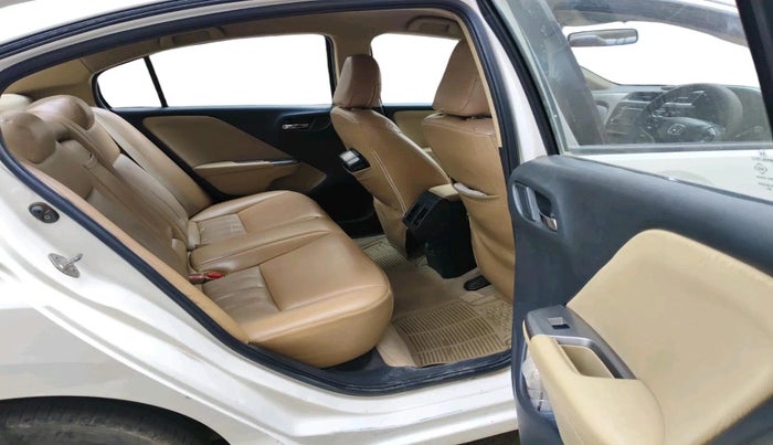 2016 Honda City 1.5L I-DTEC V, Diesel, Manual, 1,05,330 km, interior