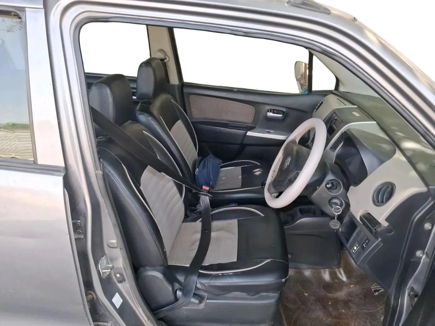 2015 Maruti Wagon R 1.0 LXI CNG, CNG, Manual, 1,05,025 km, interior