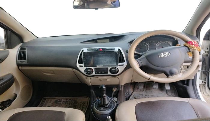2013 Hyundai i20 MAGNA (O) 1.2, CNG, Manual, 1,89,224 km, interior