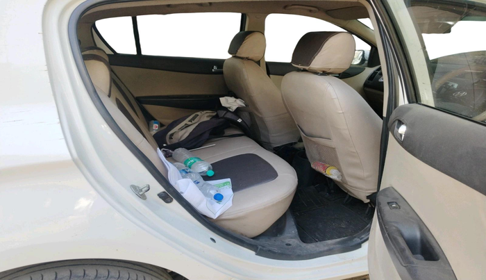 2013 Hyundai i20 MAGNA (O) 1.2, CNG, Manual, 1,89,224 km, interior