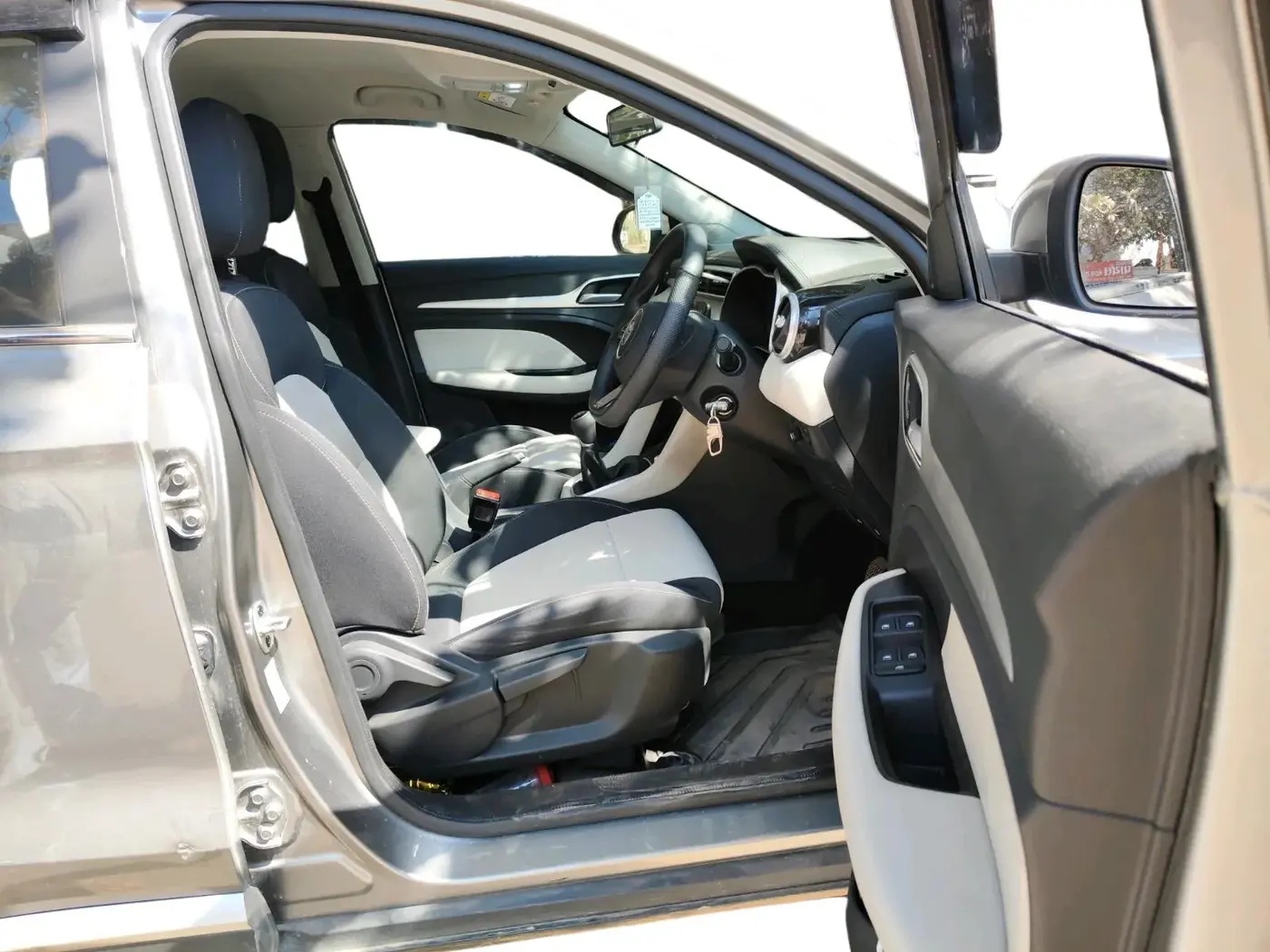2024 MG ASTOR Sprint 1.5 MT (Ivory), Petrol, Manual, 9,867 km, interior