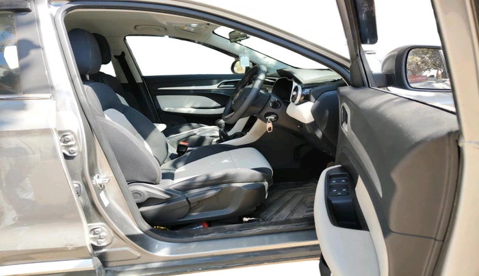 2024 MG ASTOR Sprint 1.5 MT (Ivory), Petrol, Manual, 9,867 km, interior