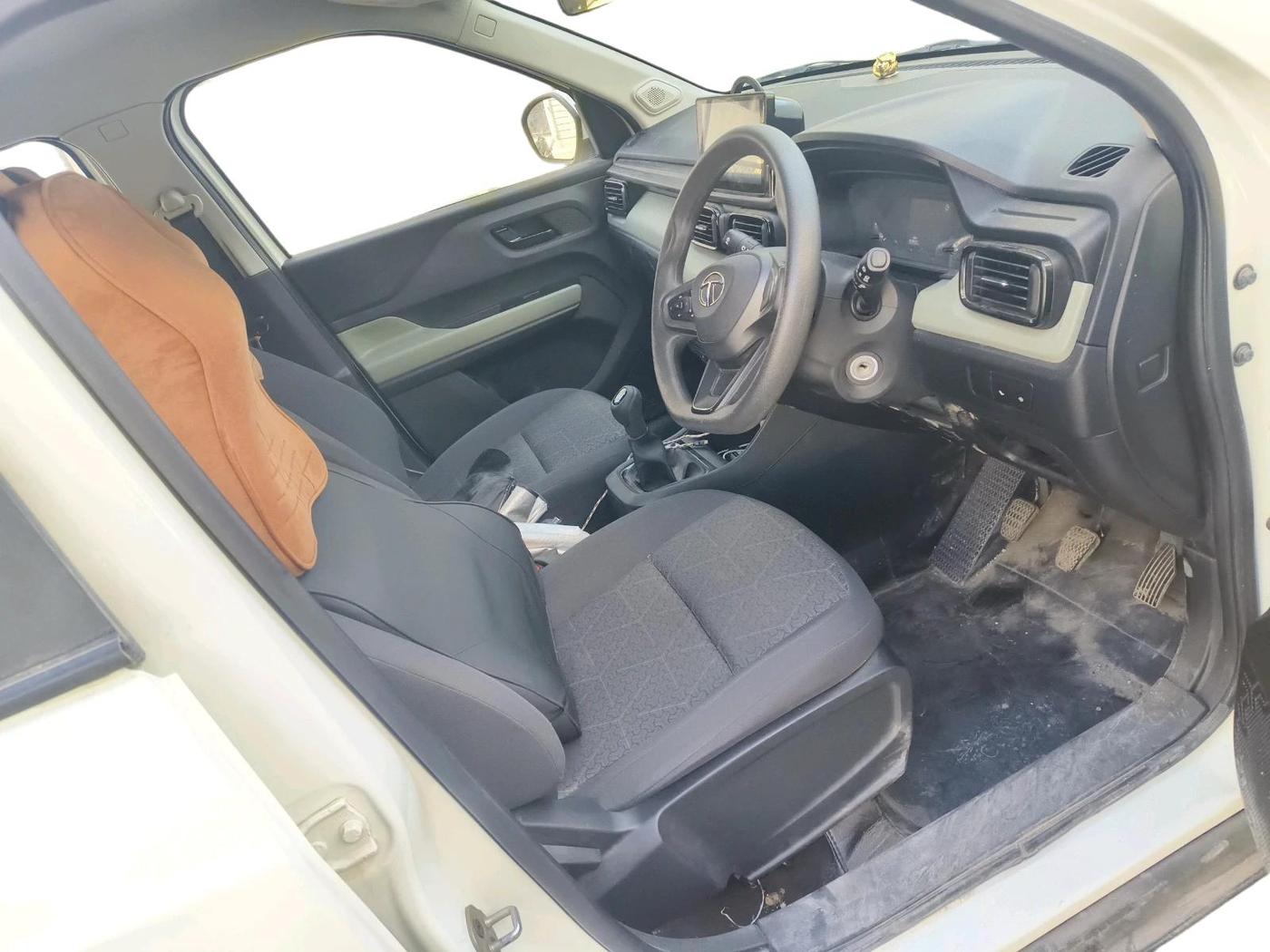 2023 Tata PUNCH ADVENTURE MT, Petrol, Manual, 15,990 km, interior