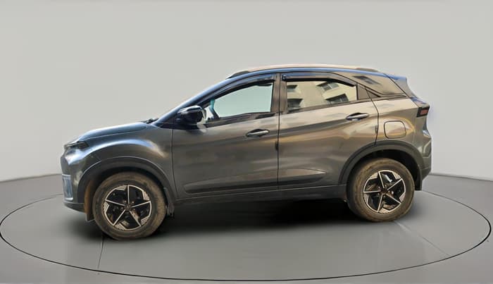 2023 Tata NEXON FEARLESS + SUNROOF AMT DUAL TONE 1.5 DIESEL, Diesel, Automatic, 37,608 km, exterior