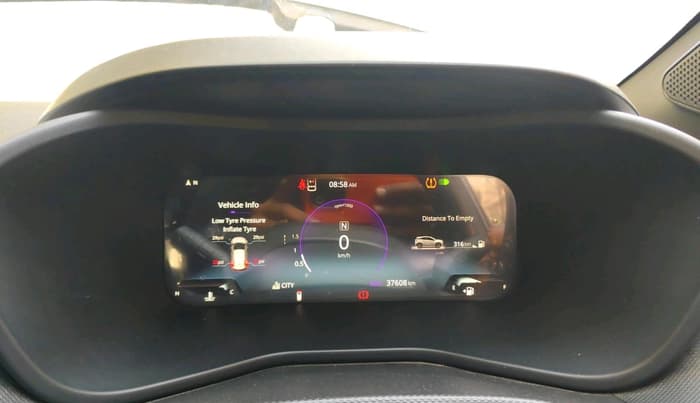 2023 Tata NEXON FEARLESS + SUNROOF AMT DUAL TONE 1.5 DIESEL, Diesel, Automatic, 37,608 km, interior