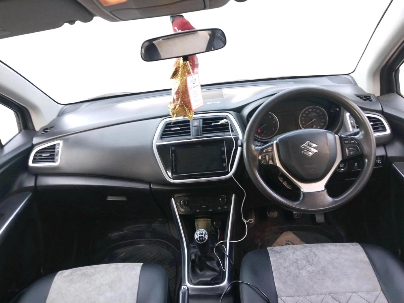 2019 Maruti S Cross ZETA 1.3, Diesel, Manual, 1,69,817 km, interior