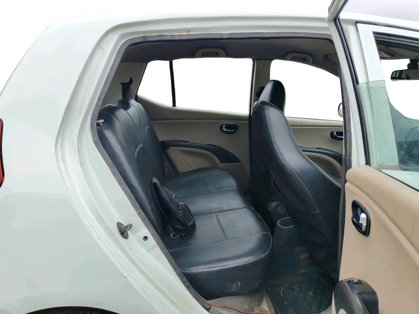 2011 Hyundai i10 MAGNA 1.1, CNG, Manual, 90,476 km, interior
