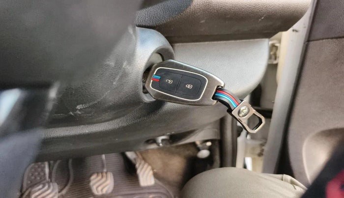 2018 Renault Kwid RXL, Petrol, Manual, 27,782 km, interior